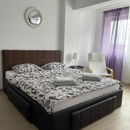 Zeini - Garsoniera Constanta Apartment Bagian luar foto